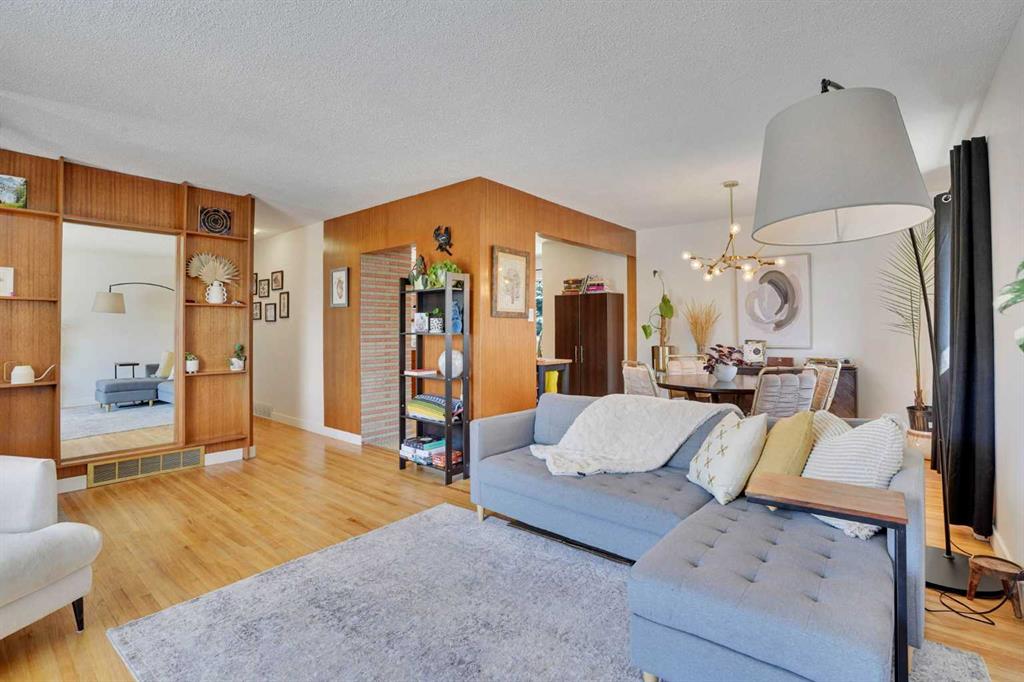 Additional image 6 of 36 Malibou Road SW, Calgary, AB, T2V1W8