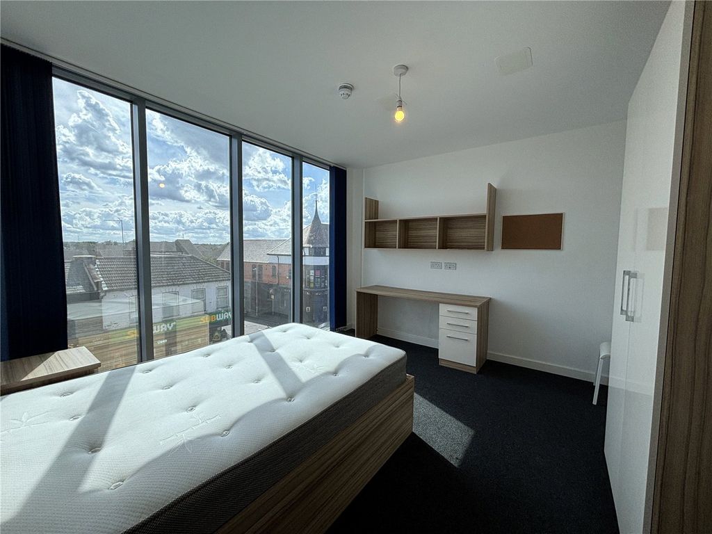 Additional image 7 of 9 bed flat to rentWellingborough Road, Northampton, Northamptonshire NN1