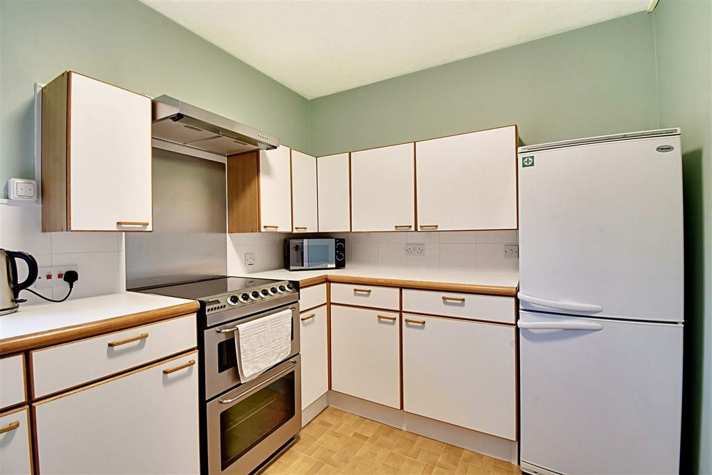 Additional image 4 of 2 bed property for saleChauncy Court, Hertford SG14