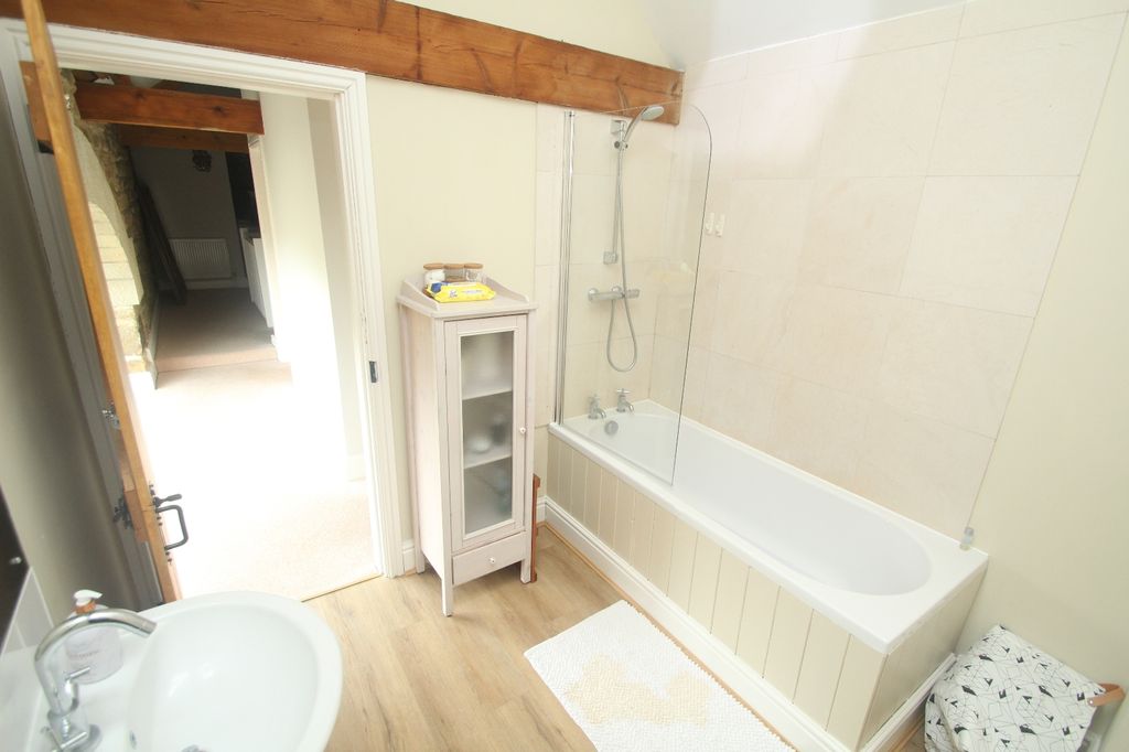 Additional image 9 of 4 bed detached house to rentHarewell Lane, Dacre Banks, Harrogate, North Yorkshire HG3