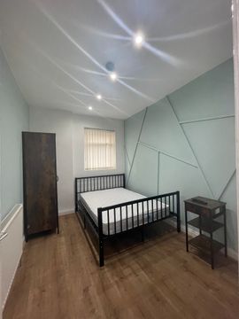Croxteth Road, Liverpool L8, Room to rent