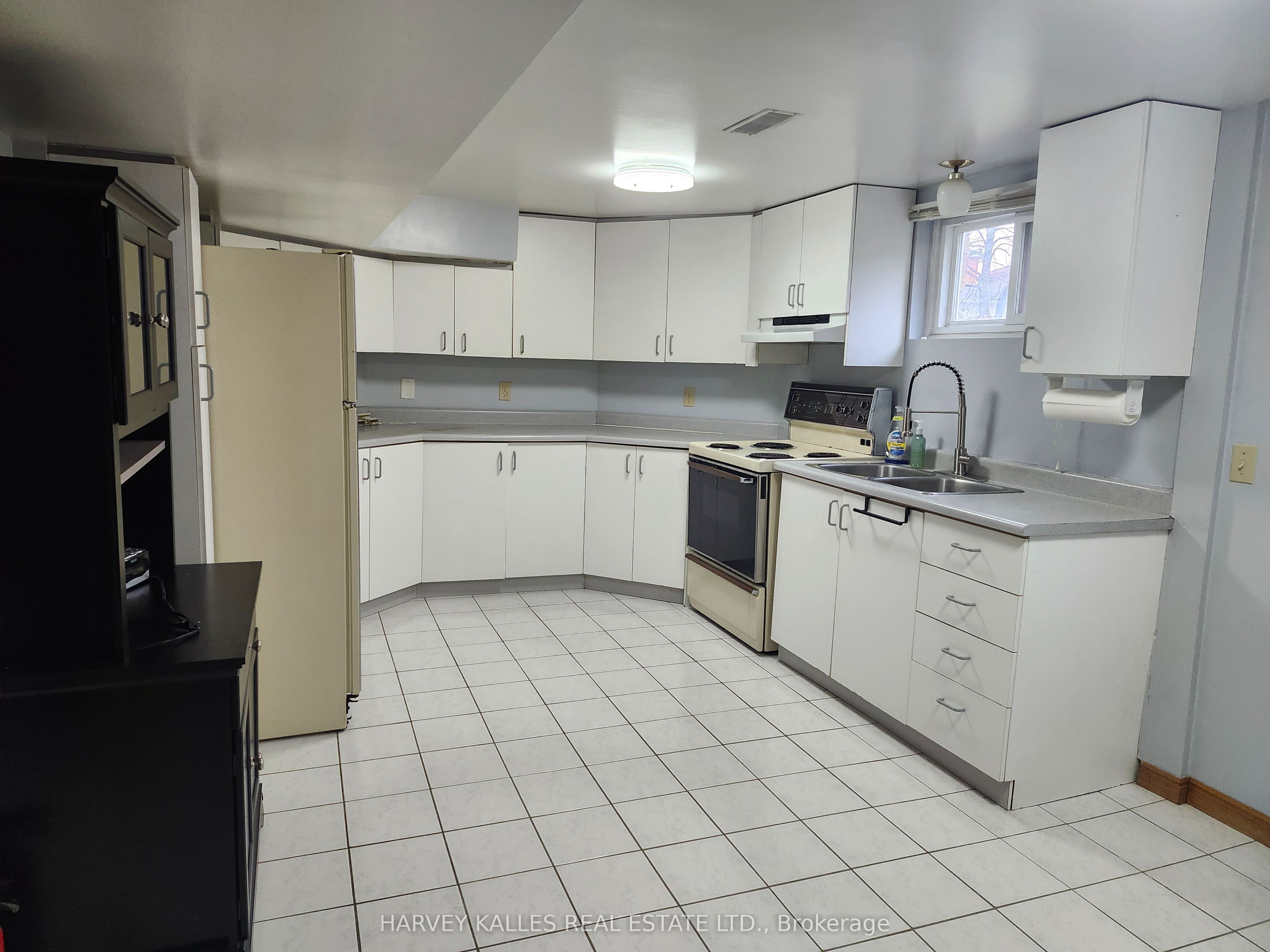 Lower-9 Scarlett Drive, Brampton, ON, L6Y 3R9 photo 2