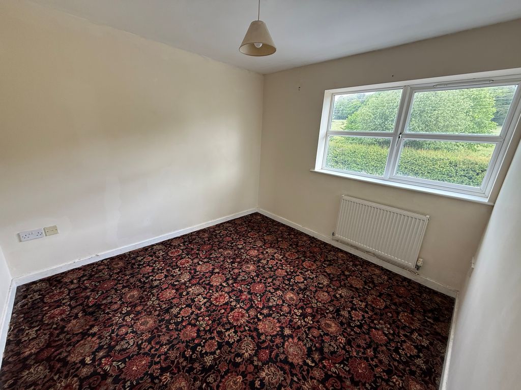 Additional image 9 of 3 bed property to rentGwscwm Road, Burry Port SA16