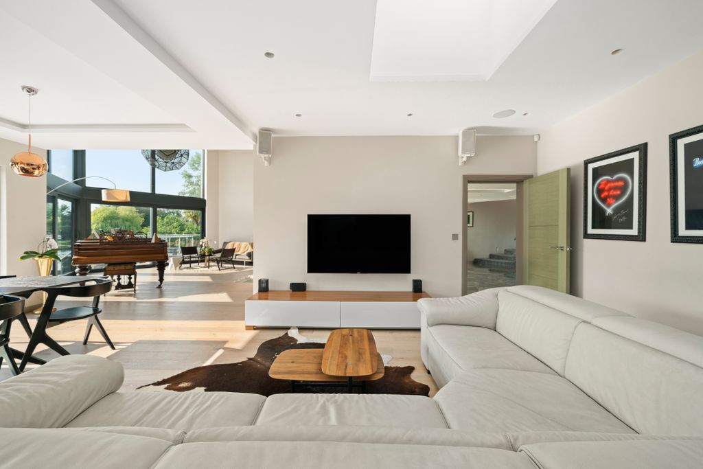Additional image 5 of 5 bed property for saleFriary Island, Staines, Surrey TW19, United Kingdom