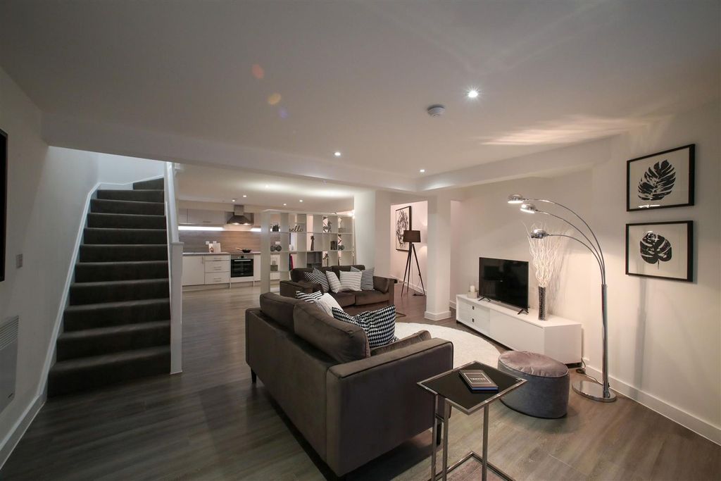 Additional image 2 of 2 bed flat for saleDerngate, Northampton NN1