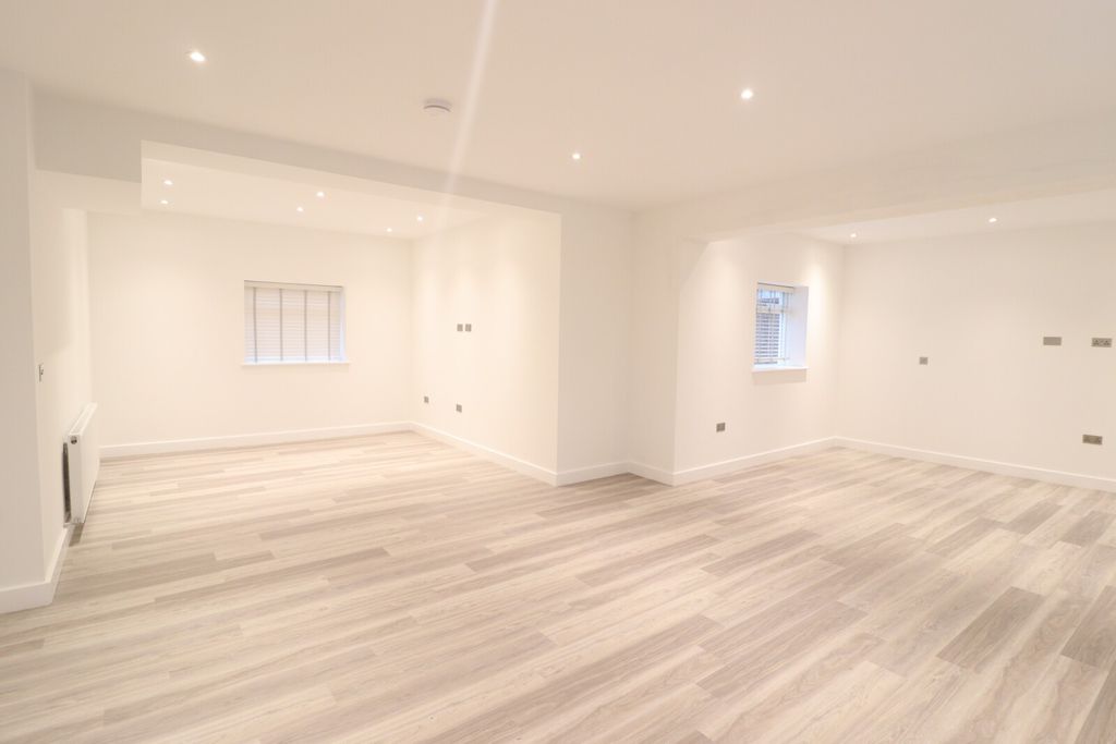 Additional image 3 of 4 bed detached house to rentAylesbury Road, Wing, Leighton Buzzard, Buckinghamshire LU7