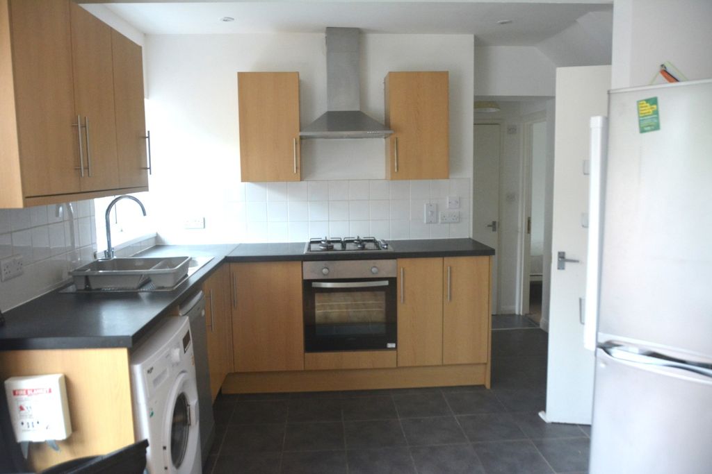 Additional image 3 of 6 bed shared accommodation to rentMiddleton Rise, Brighton BN1