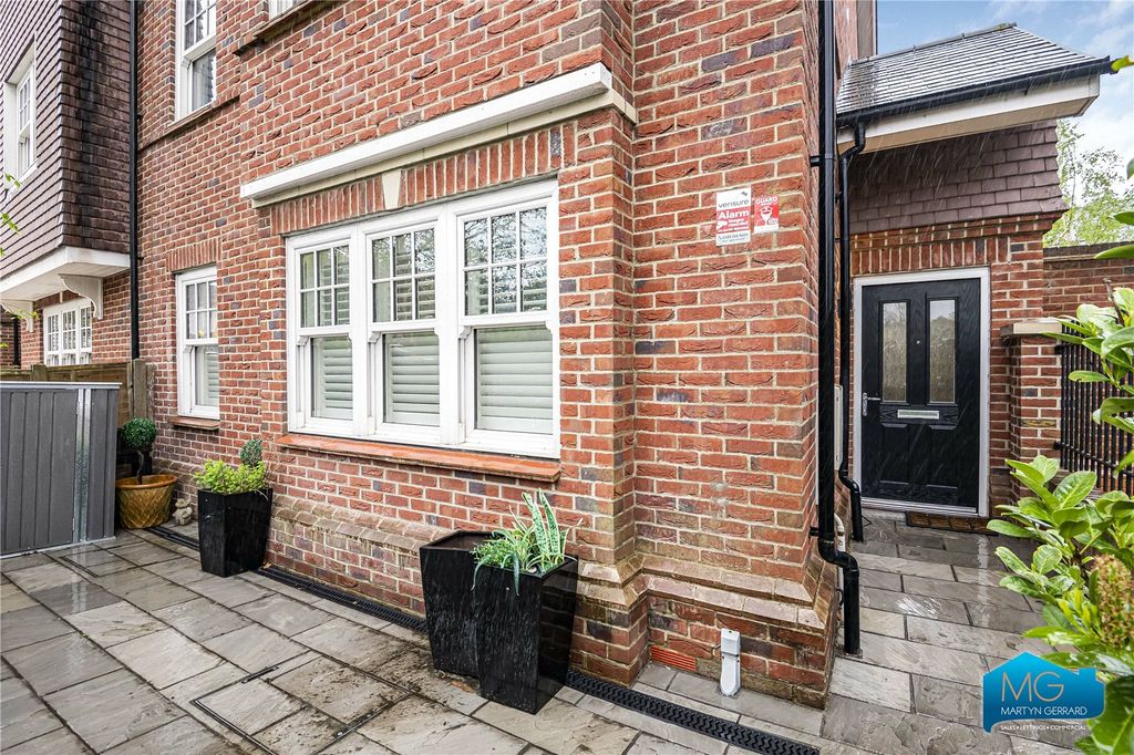Additional image 39 of 4 bed semi-detached house to rentBunns Lane, Mill Hill, London NW7