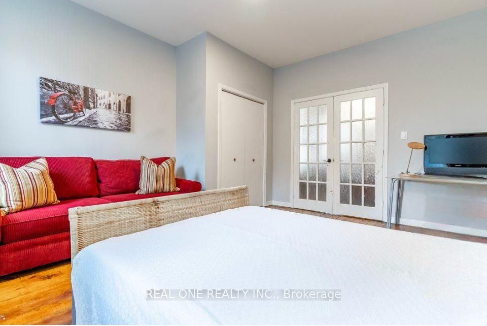 Additional image 4 of Room 1-118 Queen Street S, Hamilton, ON, L8P 3S1