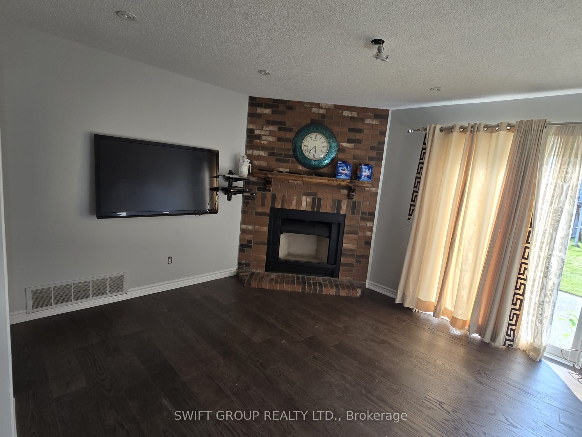 18 Samson Court, Brampton, ON, L6Y 3M4 photo 2