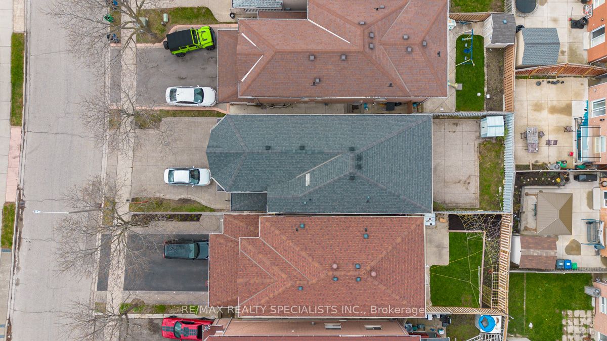 25 Golden Eagle Road, Brampton, ON, L6R 1Z4 photo 2