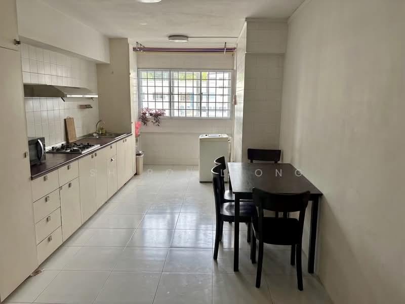 243 Serangoon Avenue 2 photo 2