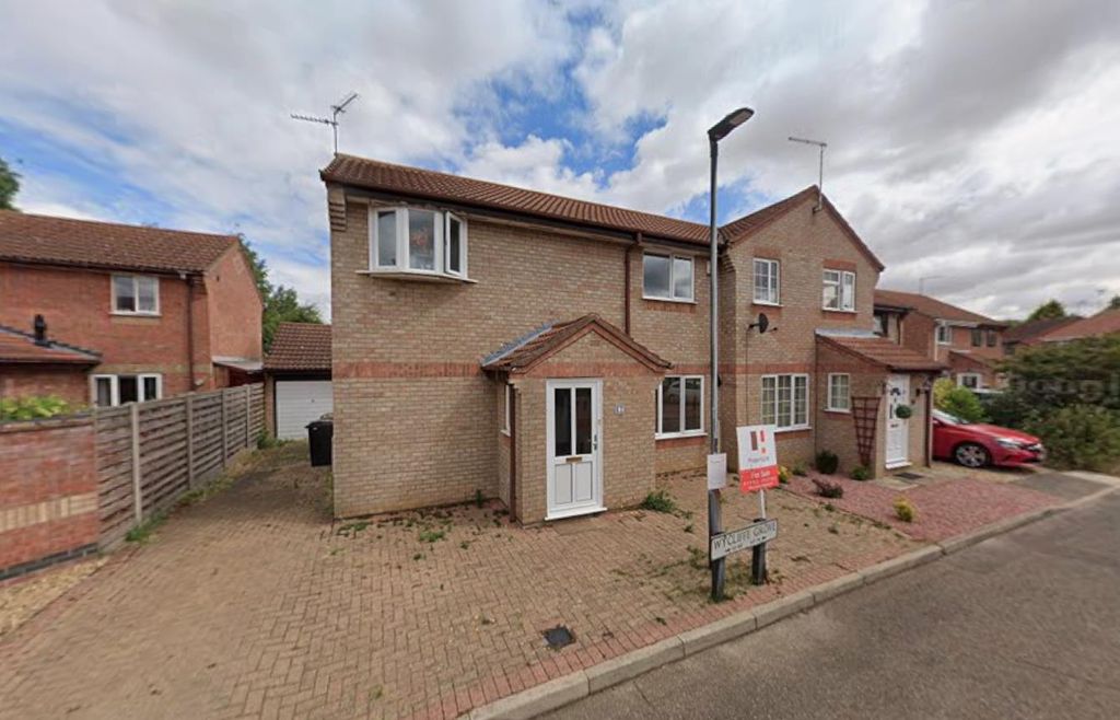 3 bed semi-detached house for saleWycliffe Grove, Peterborough PE4