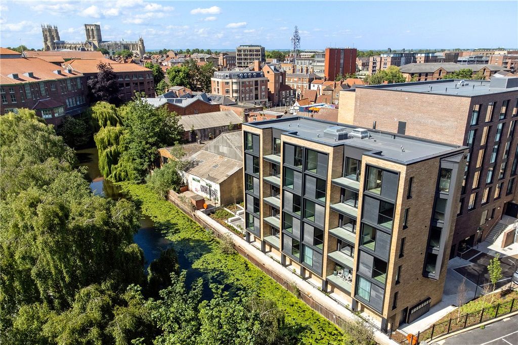 2 bed flat to rentPiccadilly Riverside Apartments, Piccadilly, York YO1