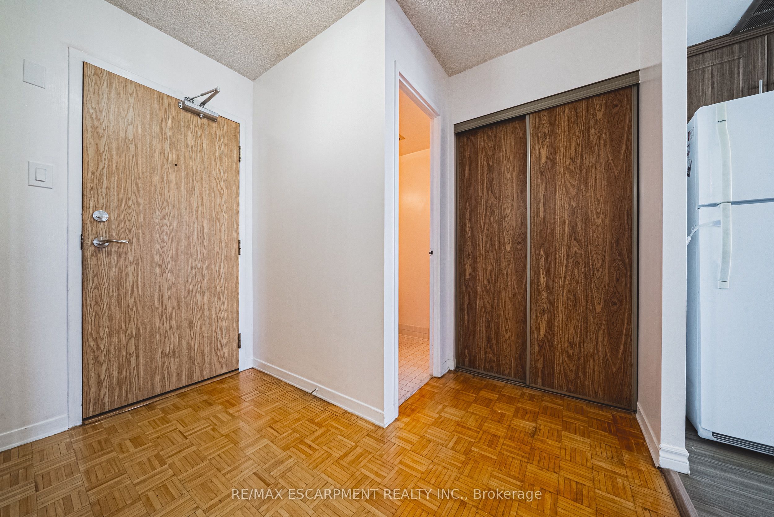 Additional image 2 of 2404-8 Lisa Street, Brampton, ON, L6T 4S6