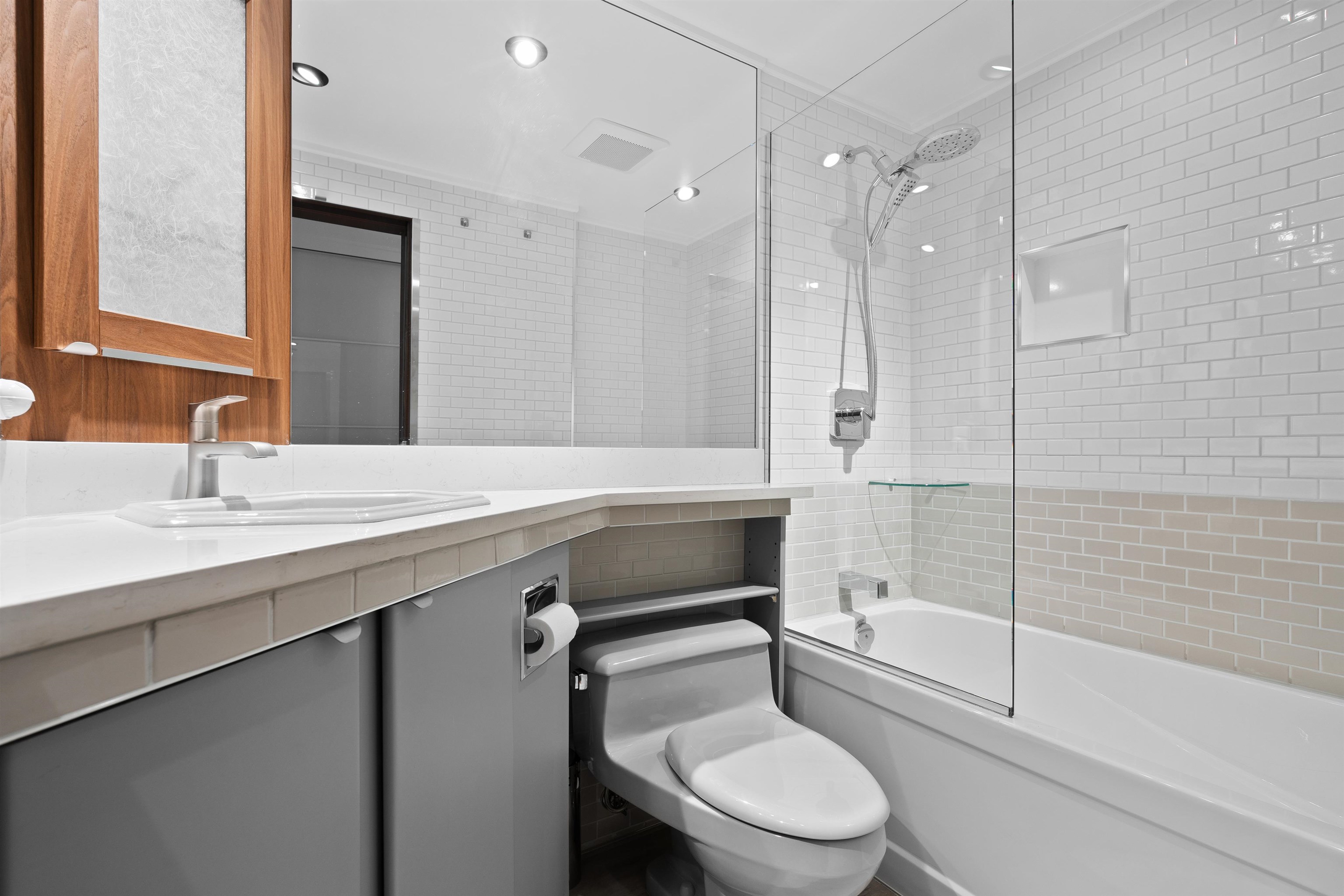 Additional image 6 of 210-2450 Cornwall Avenue, Vancouver, BC, V6K 1B8