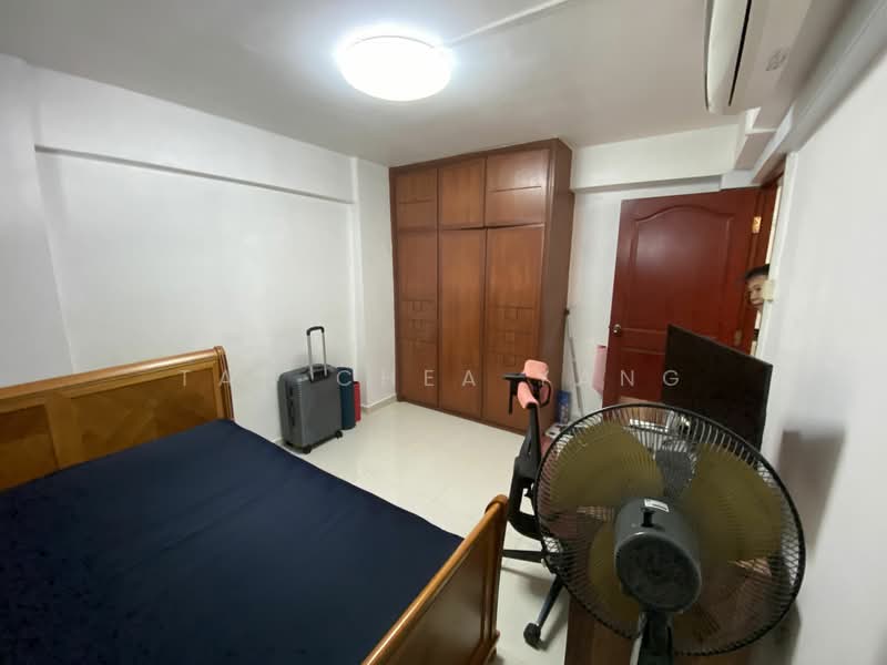 20 Dover Crescent photo 3