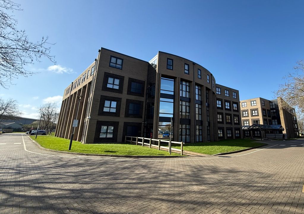 2 bed flat to rentNorth Star Avenue, Swindon SN2