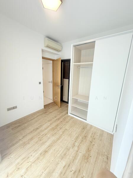 26 Newton photo 5