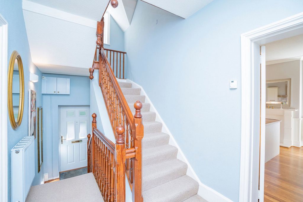 Additional image 8 of 3 bed flat for saleWest Malvern Road, Malvern, Worcestershire WR14