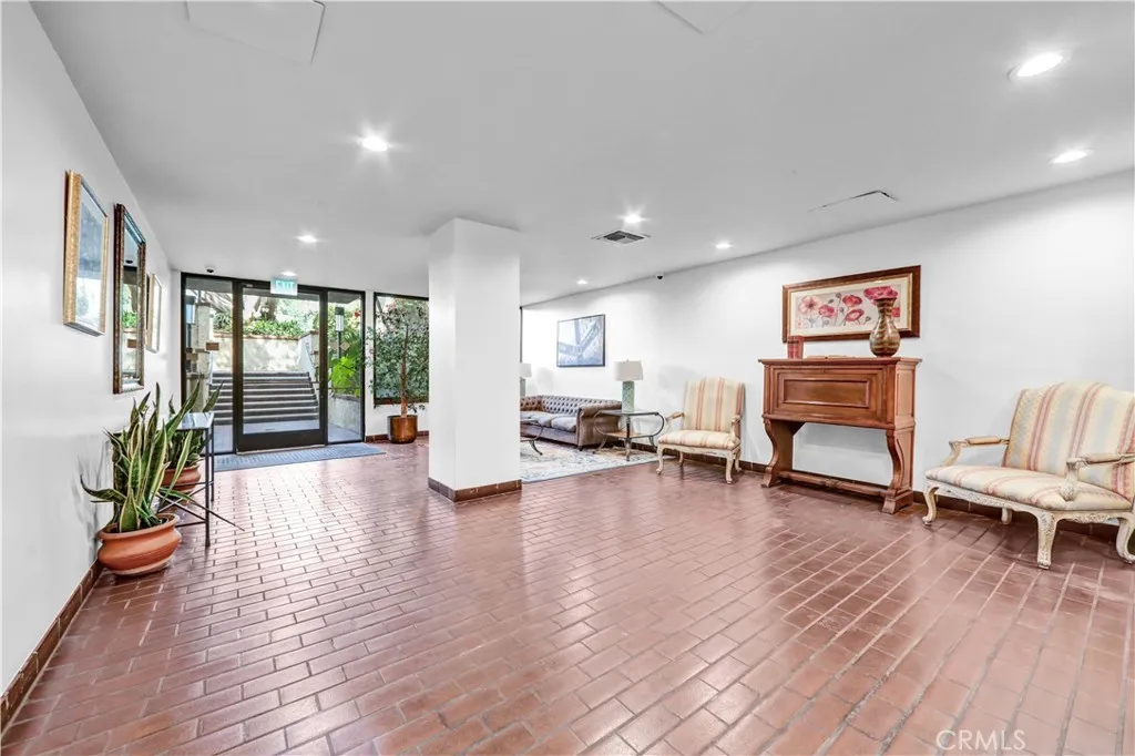 Additional image 39 of 1900 Vine Street Unit 212, Los Angeles, CA 90068