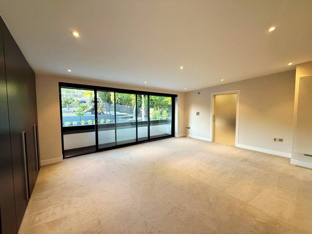 Additional image 15 of 5 bed detached house to rentSevenoaks Road, Pratts Bottom BR6
