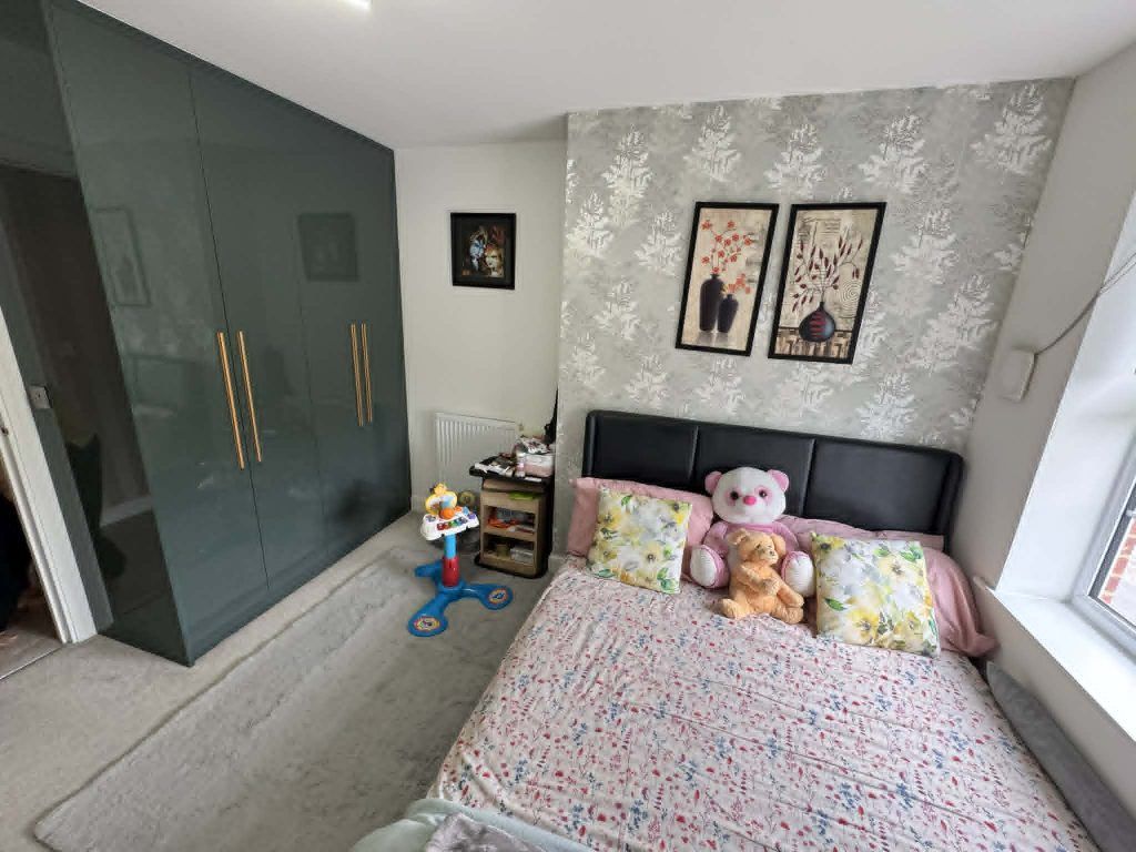 Additional image 12 of 2 bed flat to rentHutton Close, Newbury RG14
