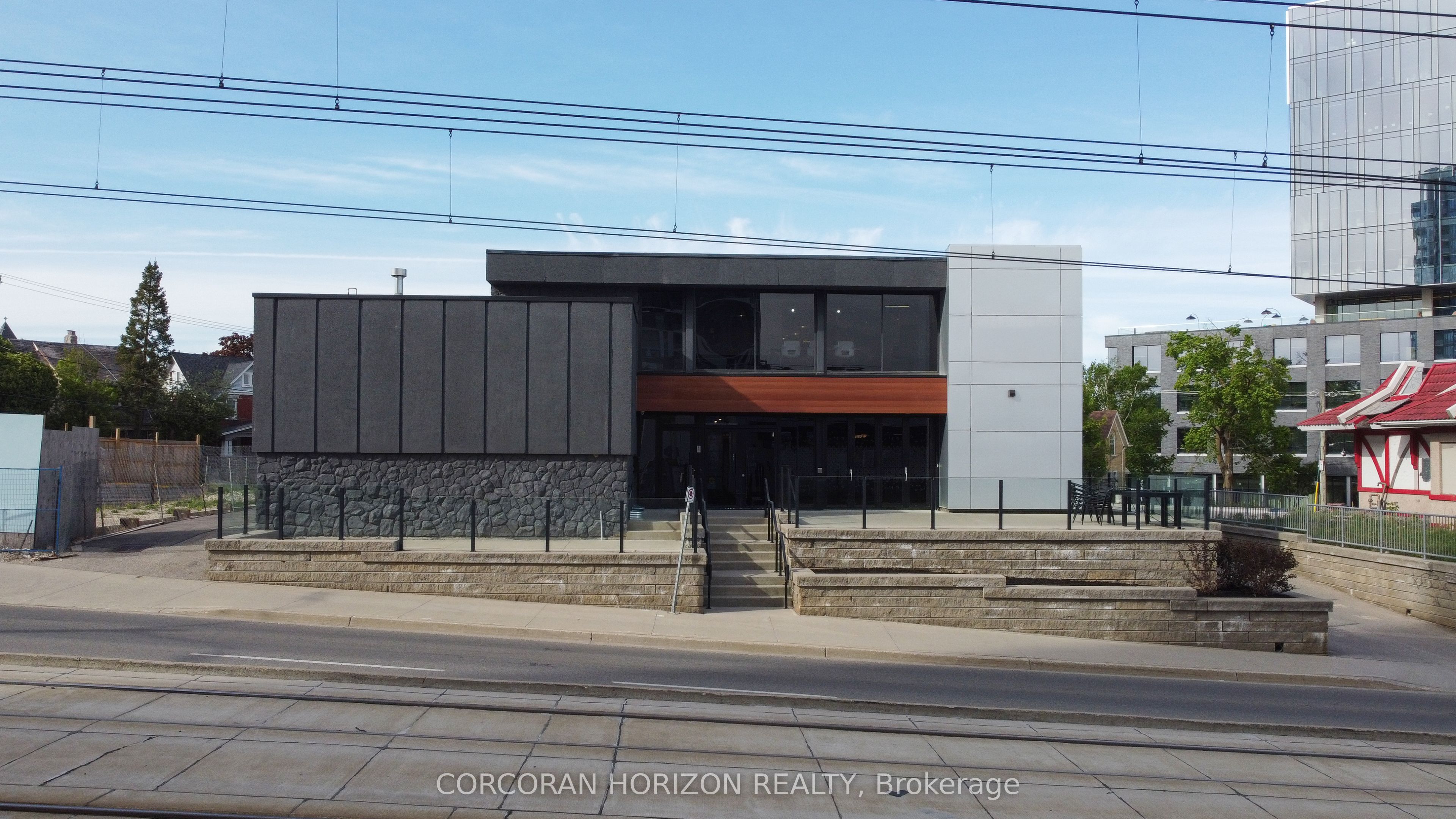 Additional image 2 of 618 King Street W, Kitchener, ON, N2G 1C8
