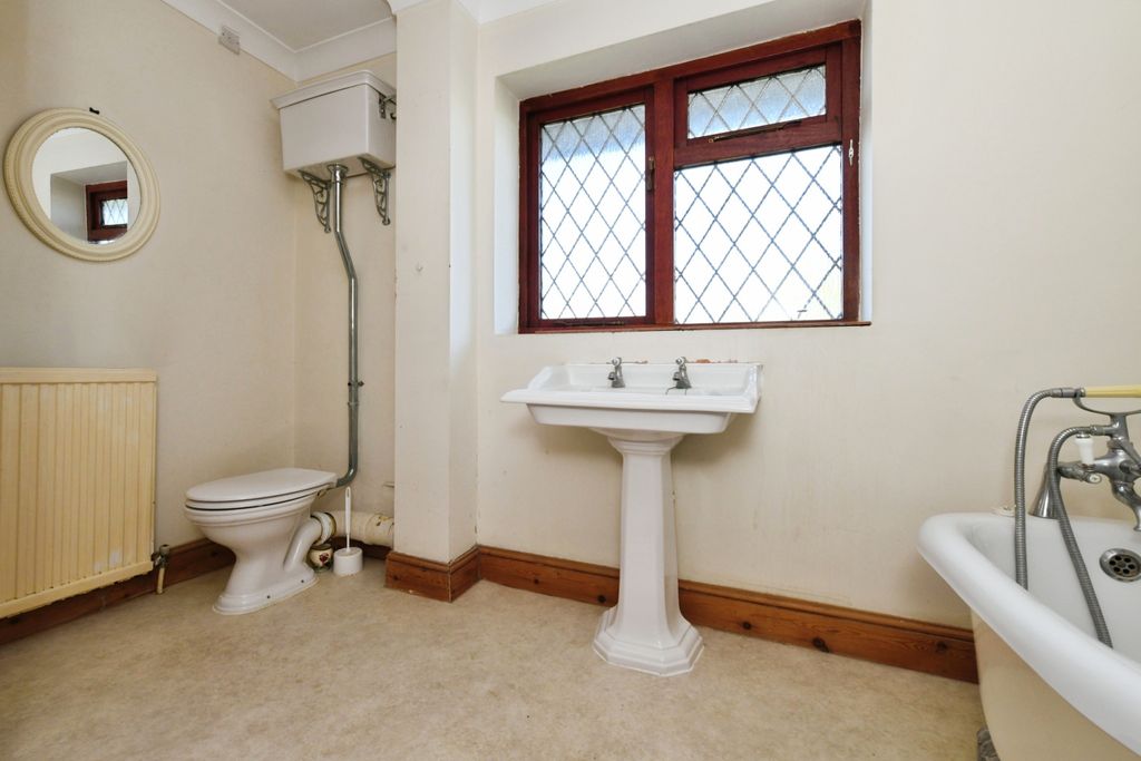 Additional image 9 of 4 bed detached house for saleBranksome Close, Stanford-Le-Hope SS17