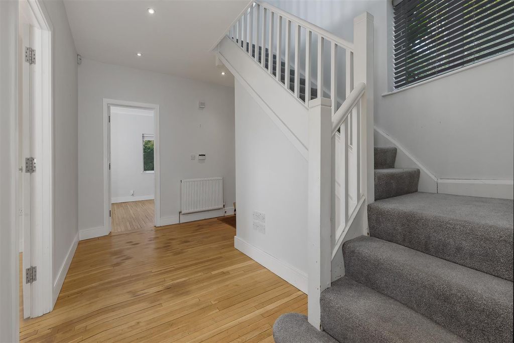 Additional image 5 of 4 bed property to rentUnion Road, Leamington Spa CV32