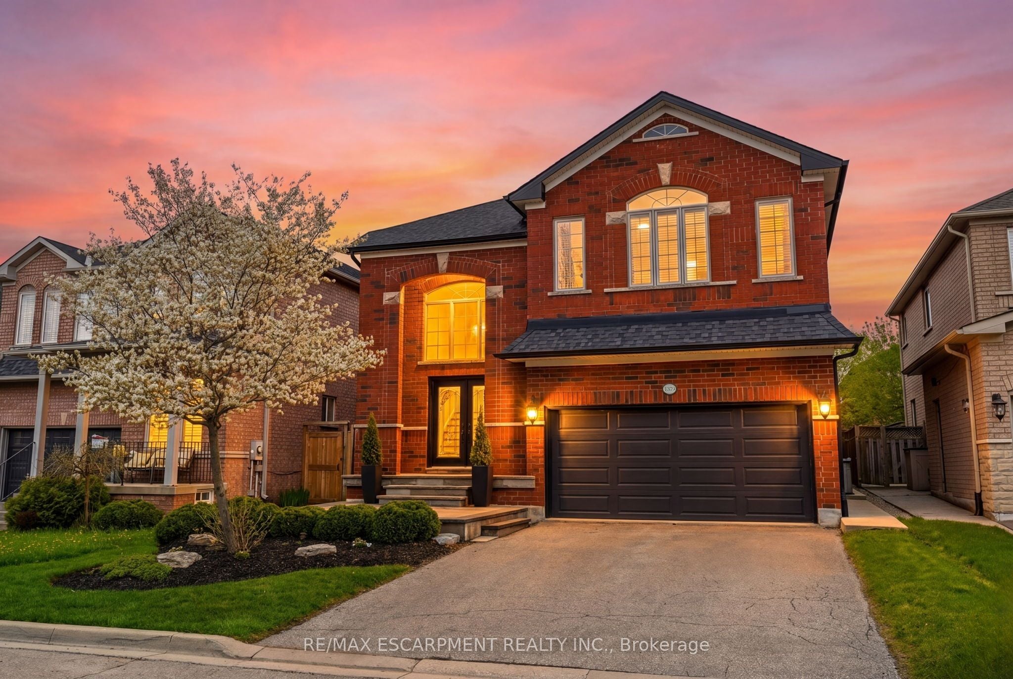 1379 Liverpool Street, Oakville, ON, L6M 4P1