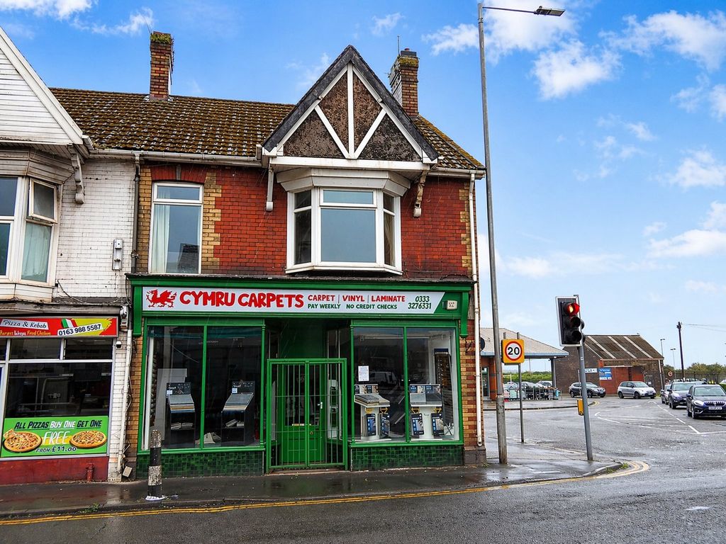 2 bed flat to rentCommercial Road, Port Talbot SA13
