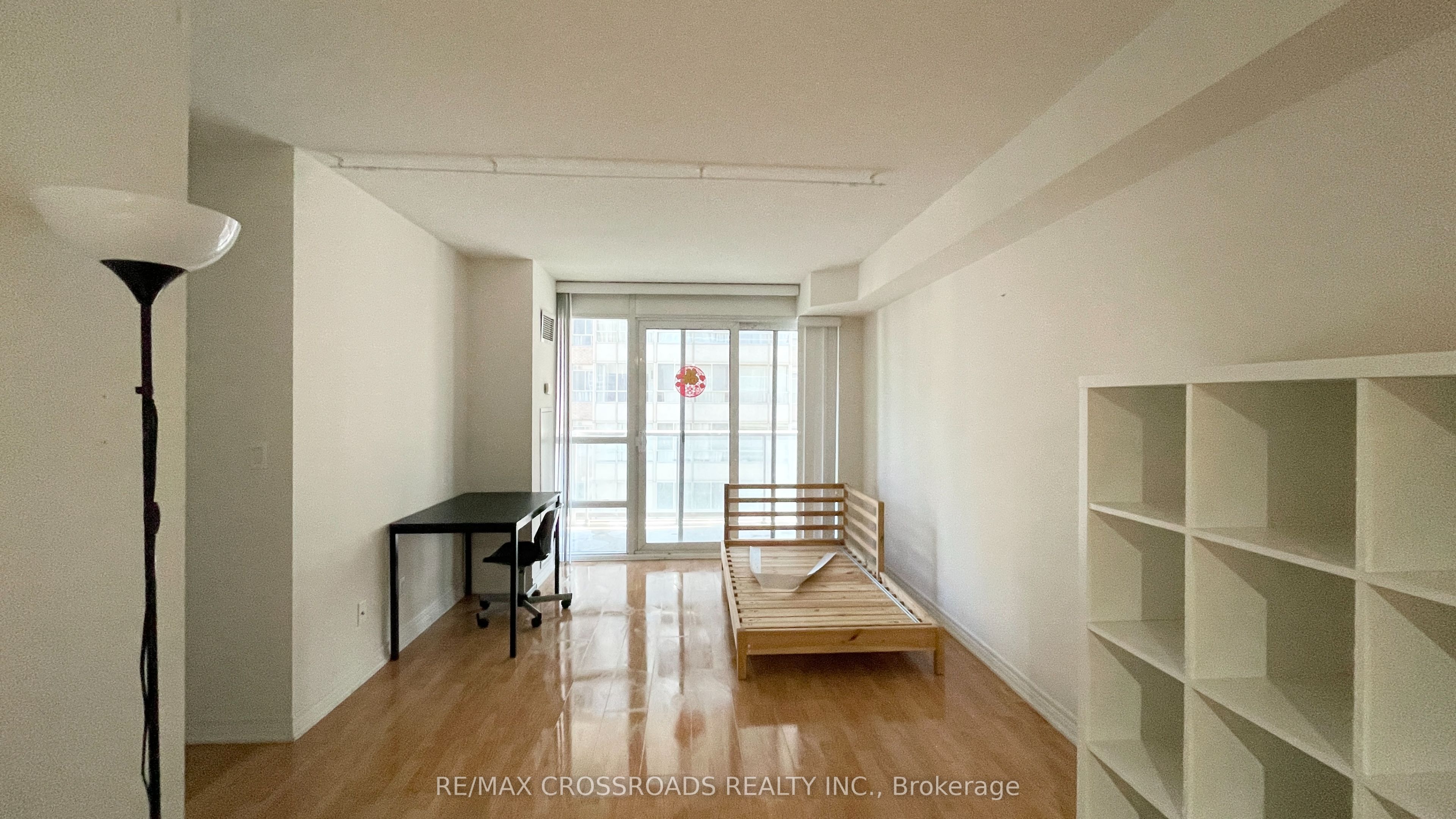 Additional image 6 of 806-761 Bay Street, Toronto, ON, M5G 2R2