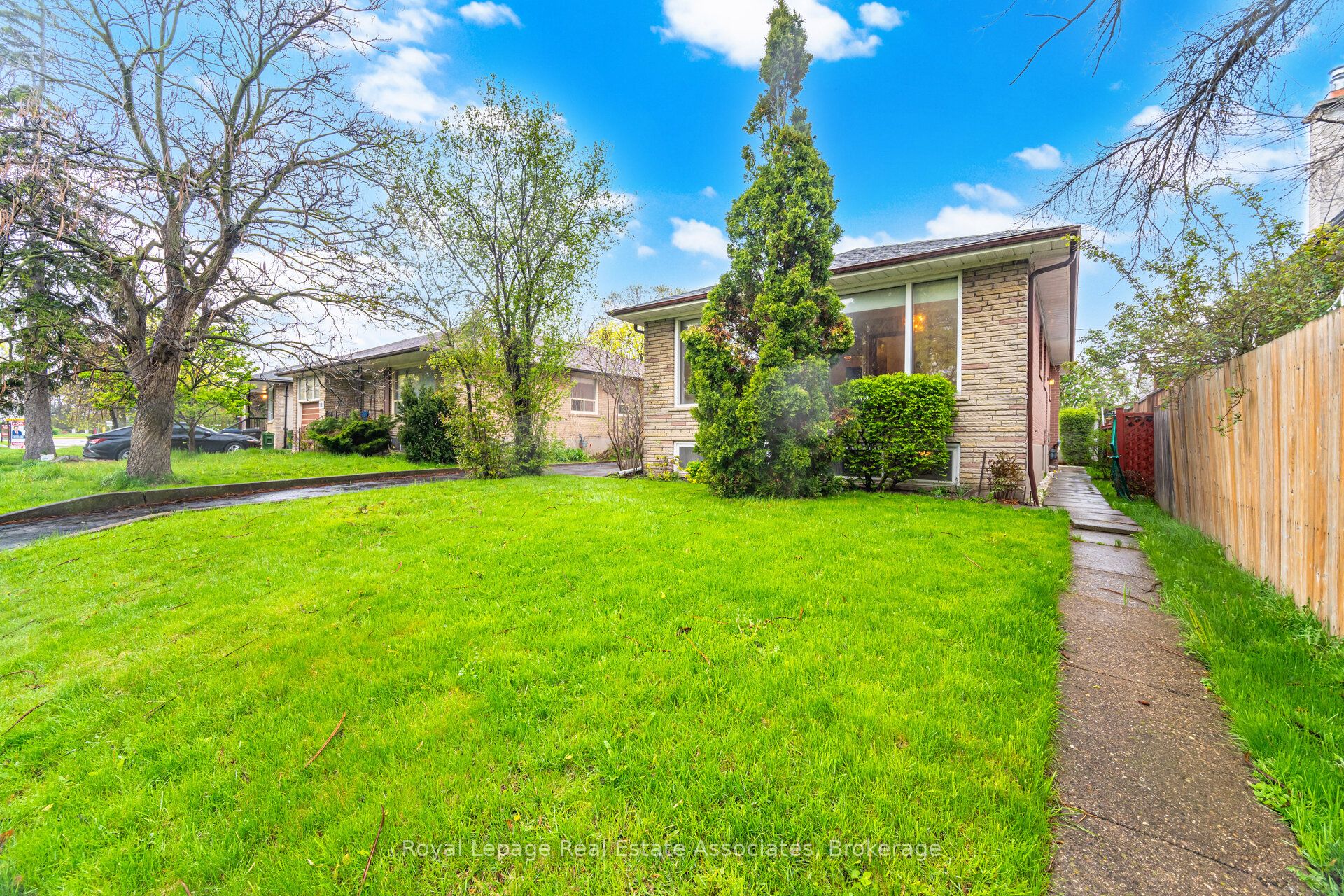 Additional image 2 of 193 Kingsview Boulevard, Toronto, ON, M9R 1V7