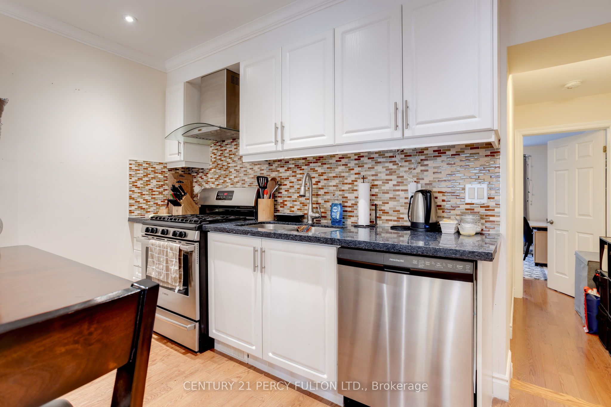 Additional image 3 of Main-209 Coxwell Avenue, Toronto, ON, M4L 3B4
