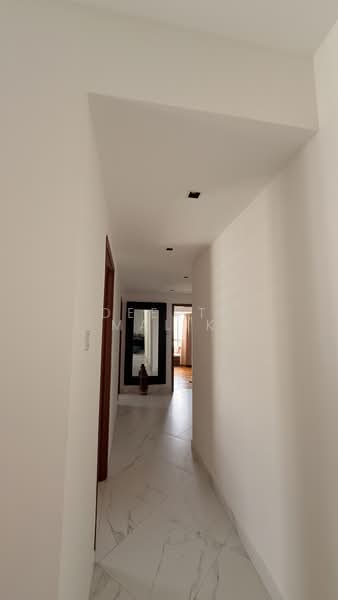 Additional image 10 of 22 Bayshore Road