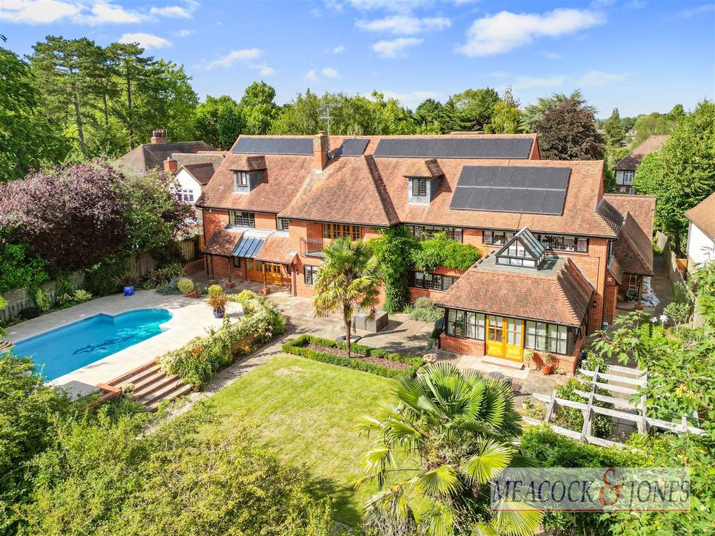 Additional image 2 of 7 bed detached house for saleHutton Mount, Brentwood CM13