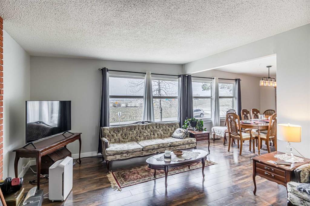 Additional image 6 of 5636 37 Street SW, Calgary, AB, T3E 5M6