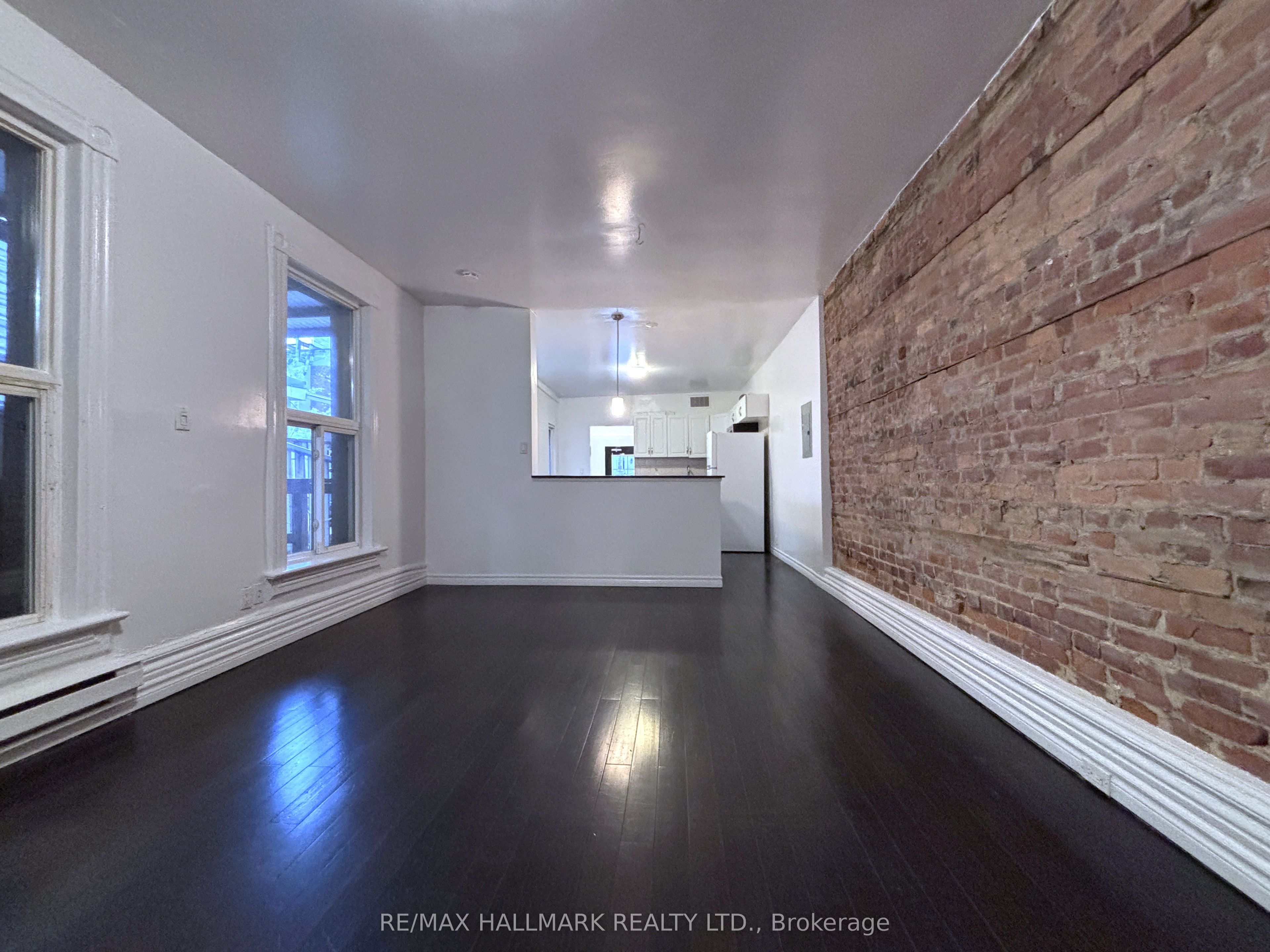 Additional image 2 of 2-122 Baldwin Street, Toronto, ON, M5T 1L6