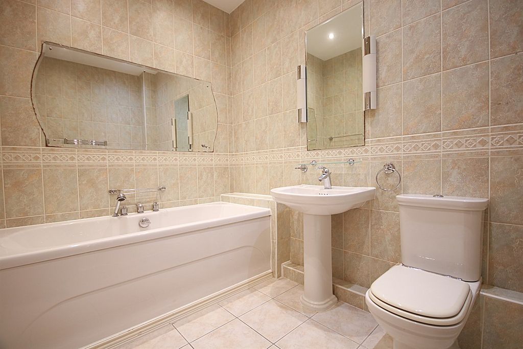 Additional image 14 of 3 bed flat to rentSt. Hilarys Park, Alderley Edge SK9