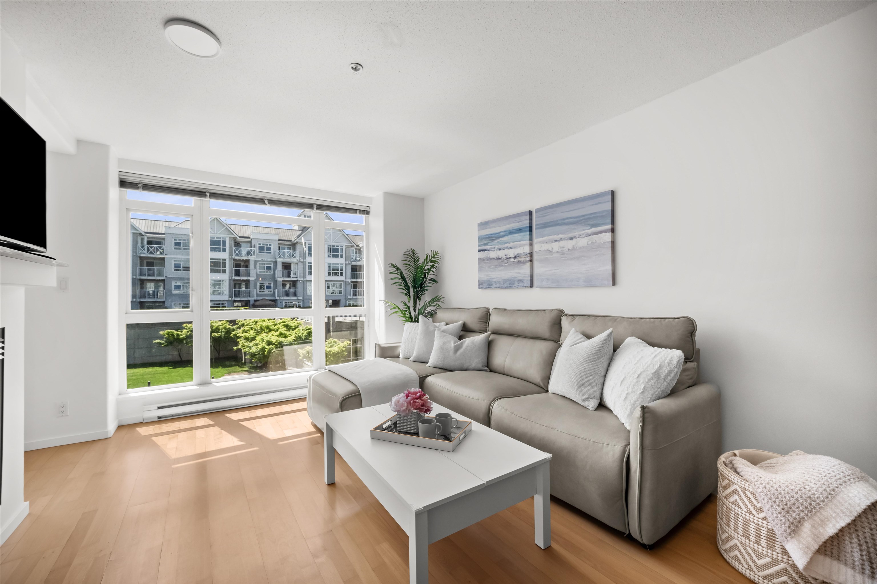 302-3142 St Johns Street, Port Moody, BC, V3H 5E5