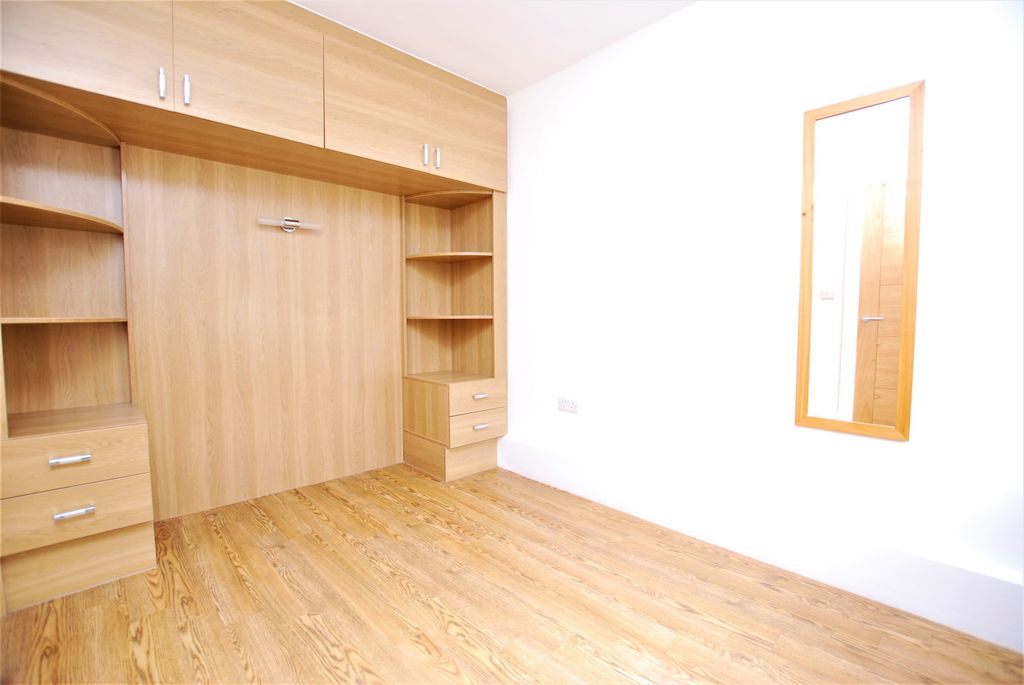 Additional image 4 of 1 bed flat to rentMathon Court, Cross Lane, Guildford, Surrey GU1