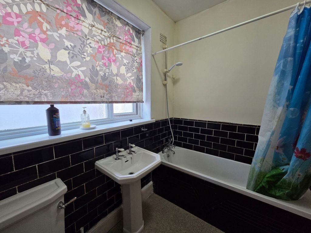Additional image 8 of 4 bed detached bungalow to rentBrean Down Road, Plymouth PL3
