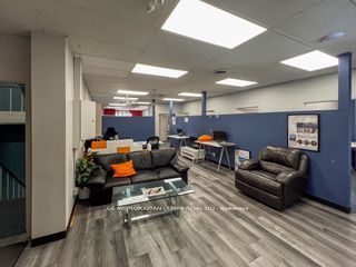 Upper-64 Vaughan Road, Toronto, ON, M6G 2N4 photo 3