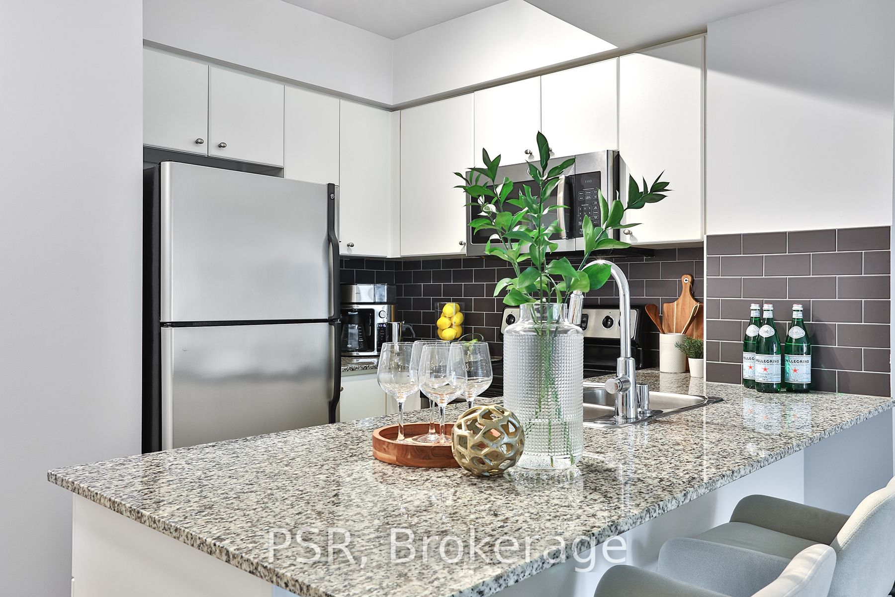 Additional image 5 of 1011-8 Scollard Street, Toronto, ON, M5R 1M2