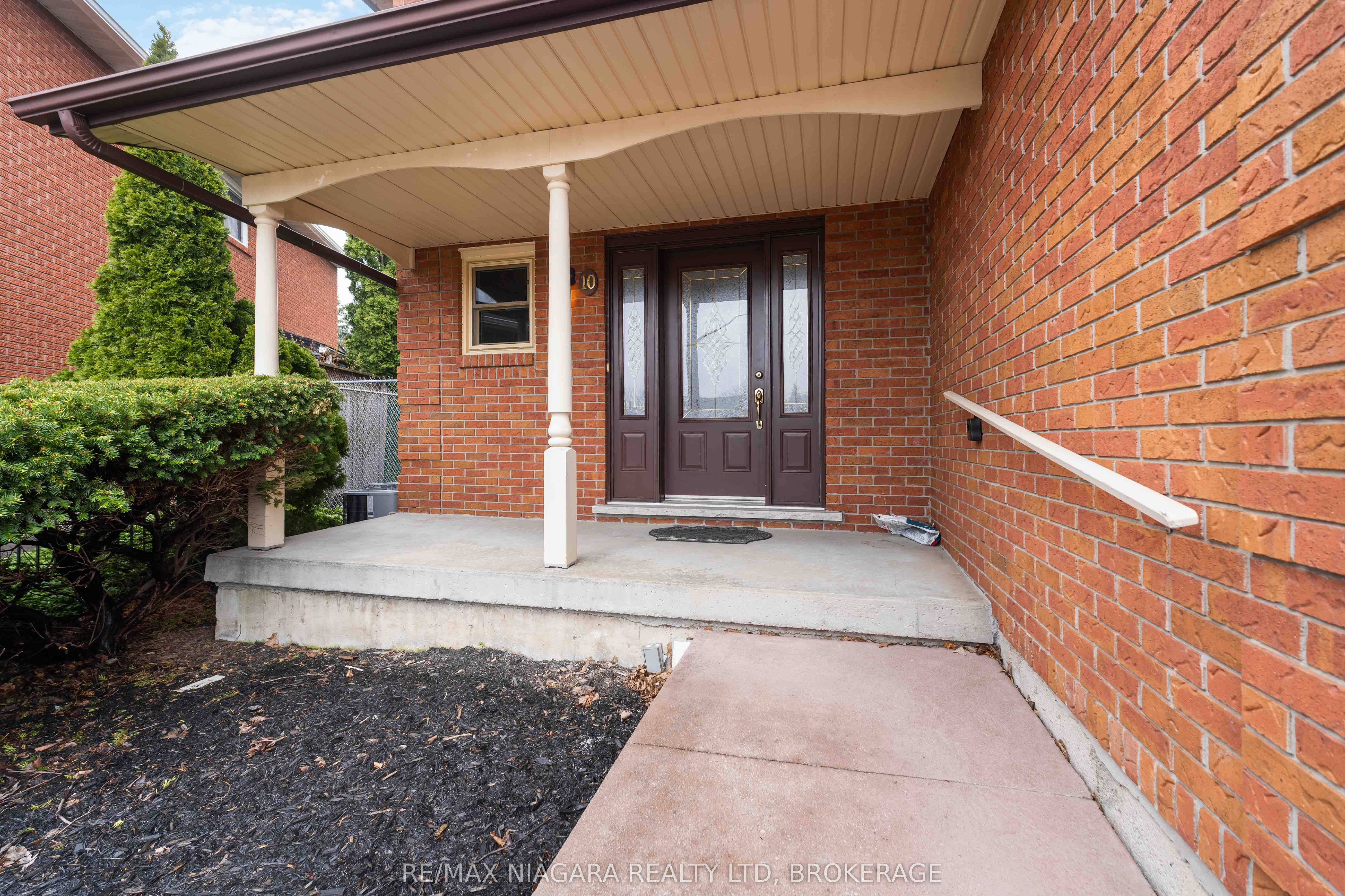 Additional image 3 of 10 Donegel Place, Hamilton, ON, L9A 4Z6