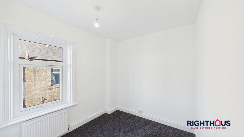 Additional image 6 of 3 bed terraced house to rentCleckheaton Road, Oakenshaw BD12