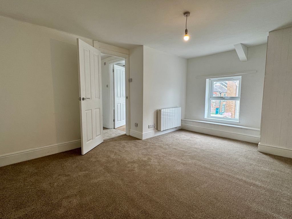 Additional image 4 of 2 bed flat to rentStation Road, Carmarthen SA33