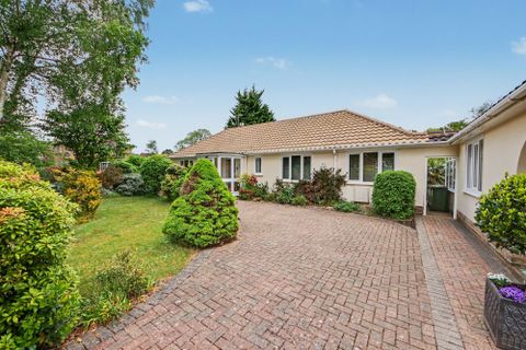 Kootenay Avenue, Thornhill Park SO18