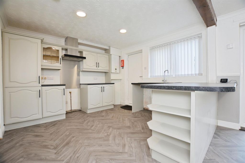 Additional image 3 of 3 bed terraced house to rentCanterbury Close, Scunthorpe DN17